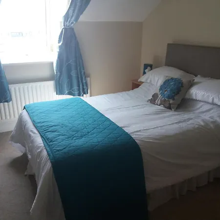 Mulhollow House Only 3*