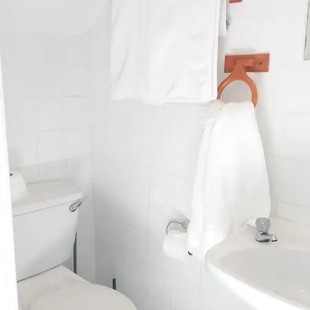 Panzió Mulhollow House Only Keel