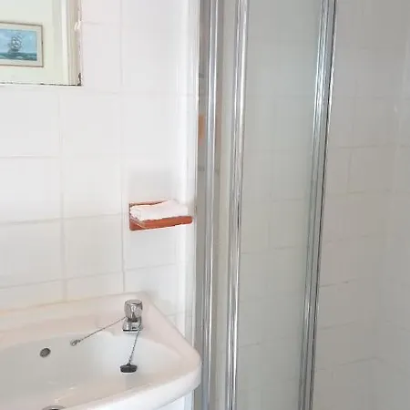 Panzió Mulhollow House Only Keel