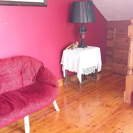 Mulhollow House Only 3*