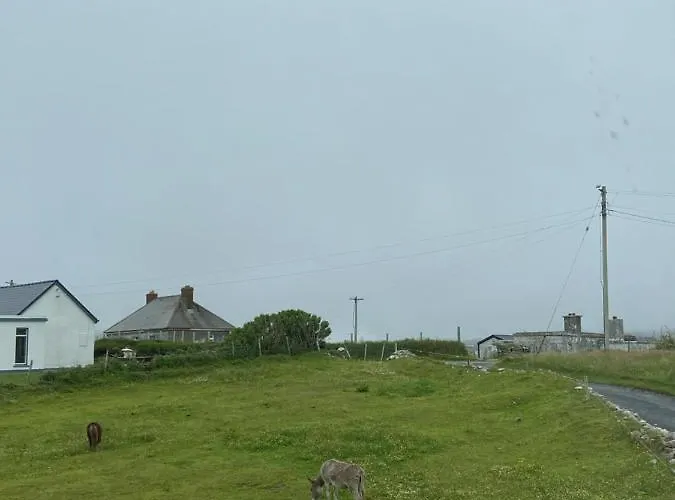 Mulhollow House Only 3* Keel (Mayo)