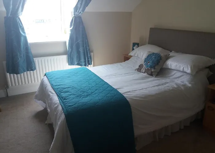 Mulhollow House Only 3*