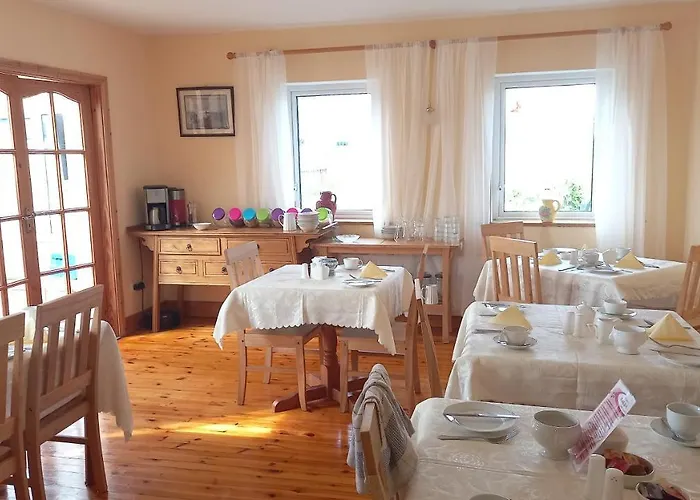 Mulhollow House Only 3* Keel (Mayo)